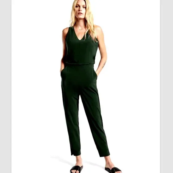 NWT ATHLETA Brooklyn Jumpsuit Black Women's 12 Pockets Comfort Stretch MSRP$129 - Picture 16 of 16